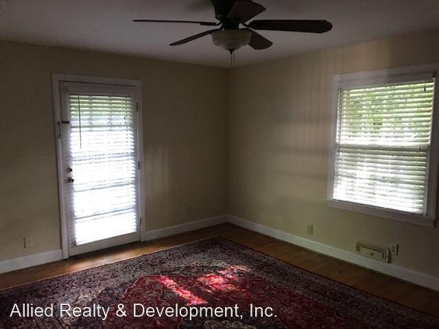 Building Photo - 3 br, 2.5 bath House - 2 Lakeshore Drive