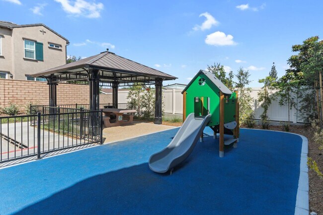 Foto del edificio - fantastic 4 bedroom 4 bath * solar home * ...