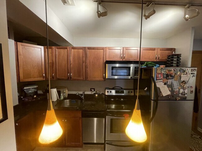 Building Photo - 4180 N Marine Dr