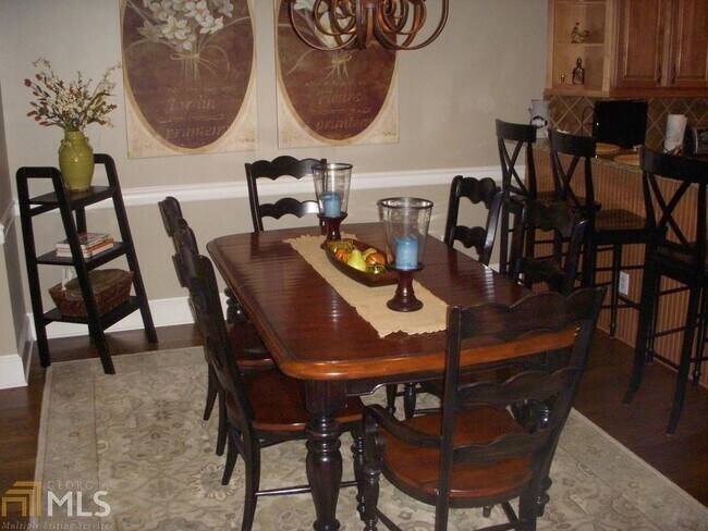 Foto del edificio - 4309 Village Green Dr