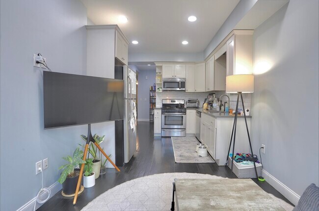 Building Photo - 108 43rd St