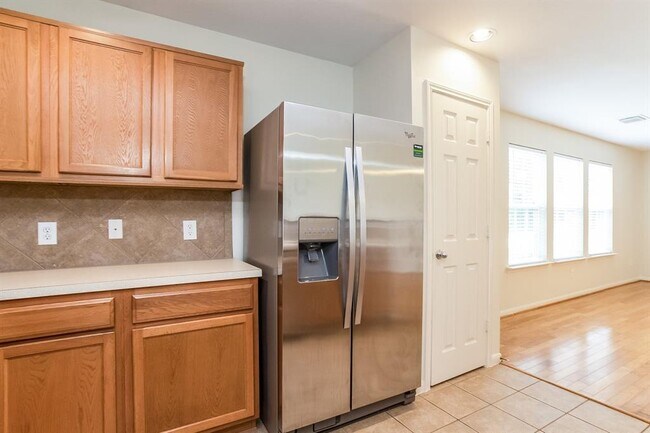 Building Photo - 3311 Legends Mill Dr