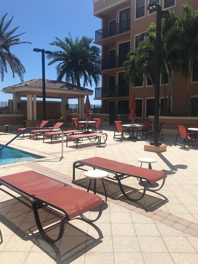 Foto del edificio - 511 Lucerne Ave