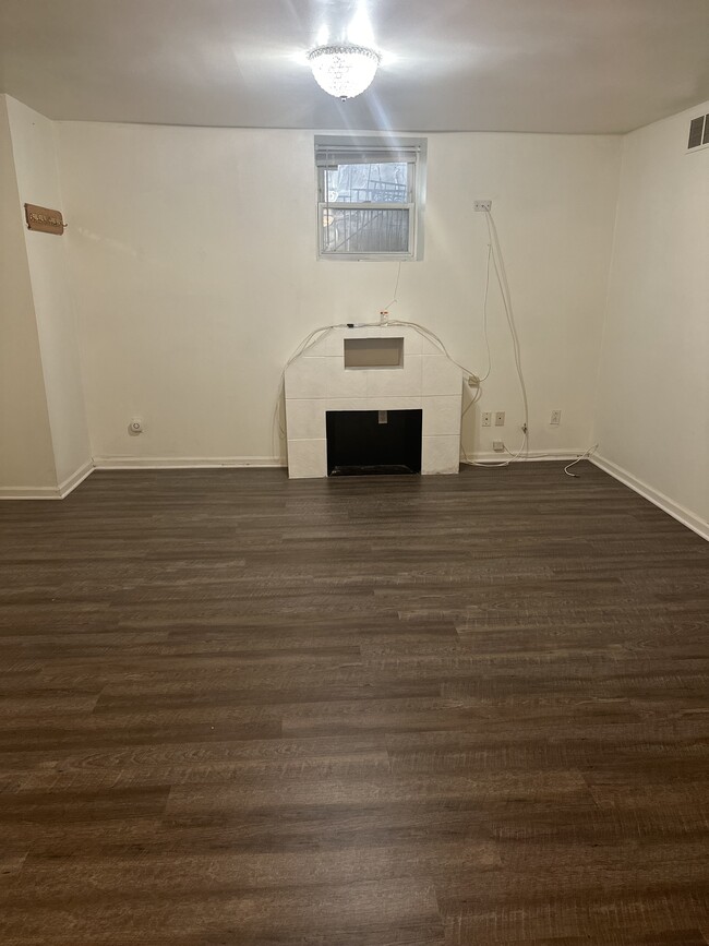 Building Photo - 4422 S Saint Lawrence Ave