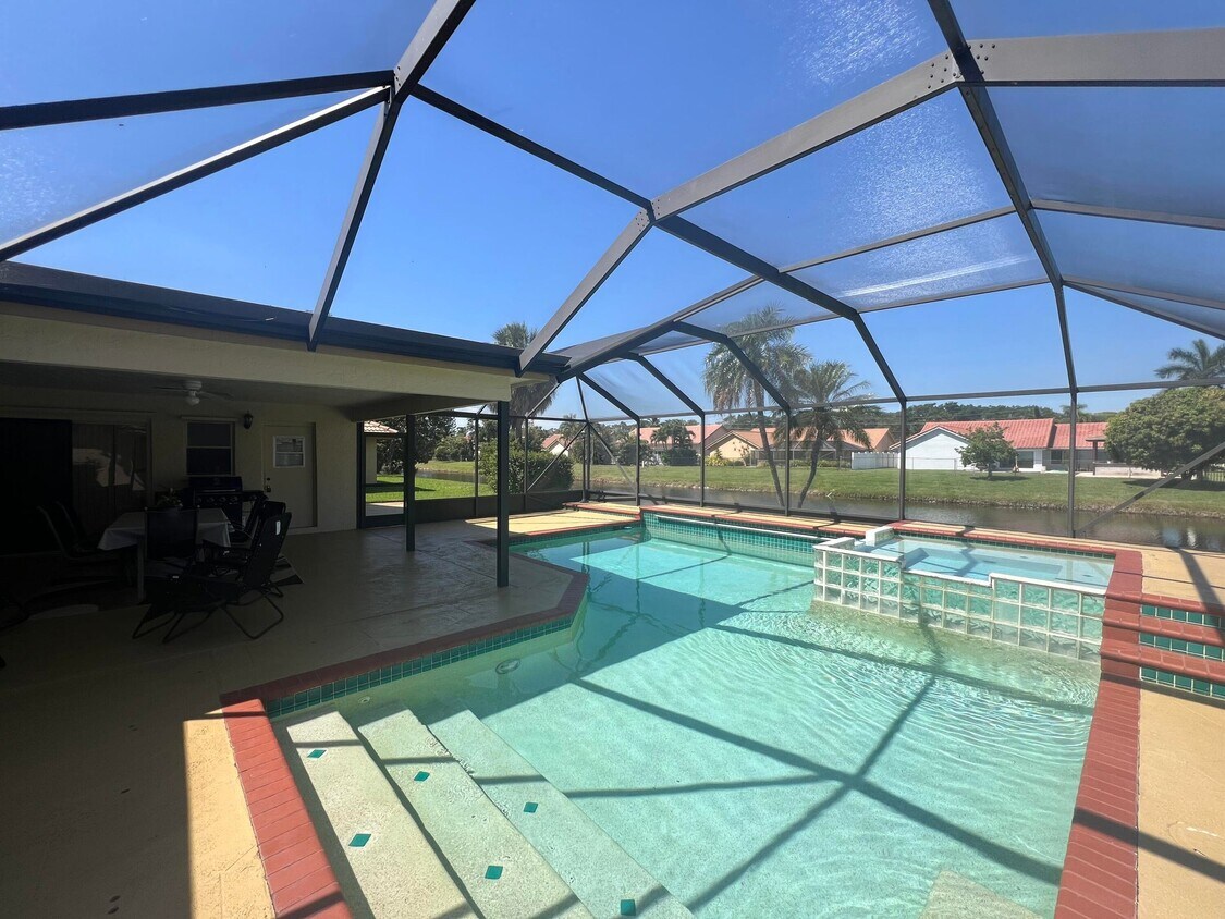 Foto principal - 9775 Sun Pointe Dr