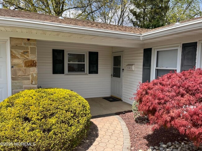Building Photo - 32 Idlewild Ln