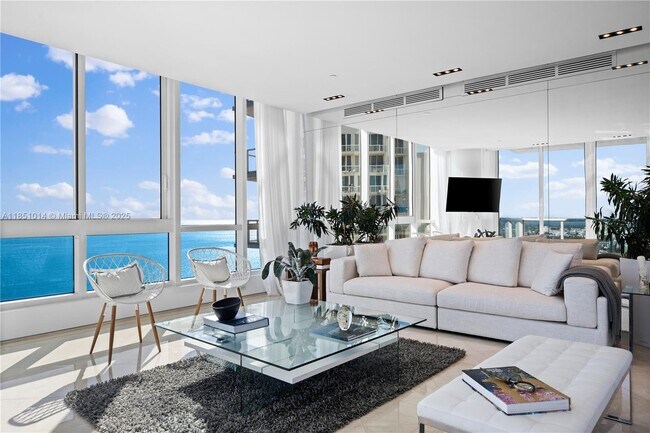 Foto del edificio - 100 South Pointe Dr