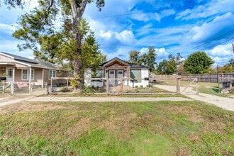 Building Photo - 4049 Lucille St