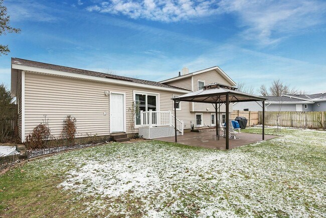 Foto del edificio - 3425 Balsam Ave NE