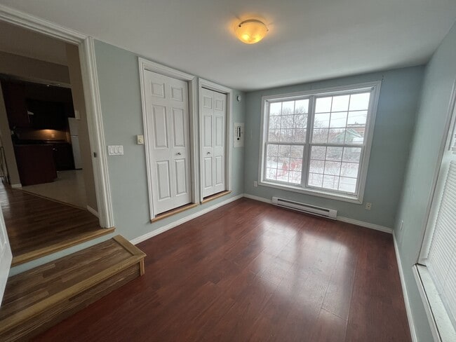 Building Photo - 152 Wesley St