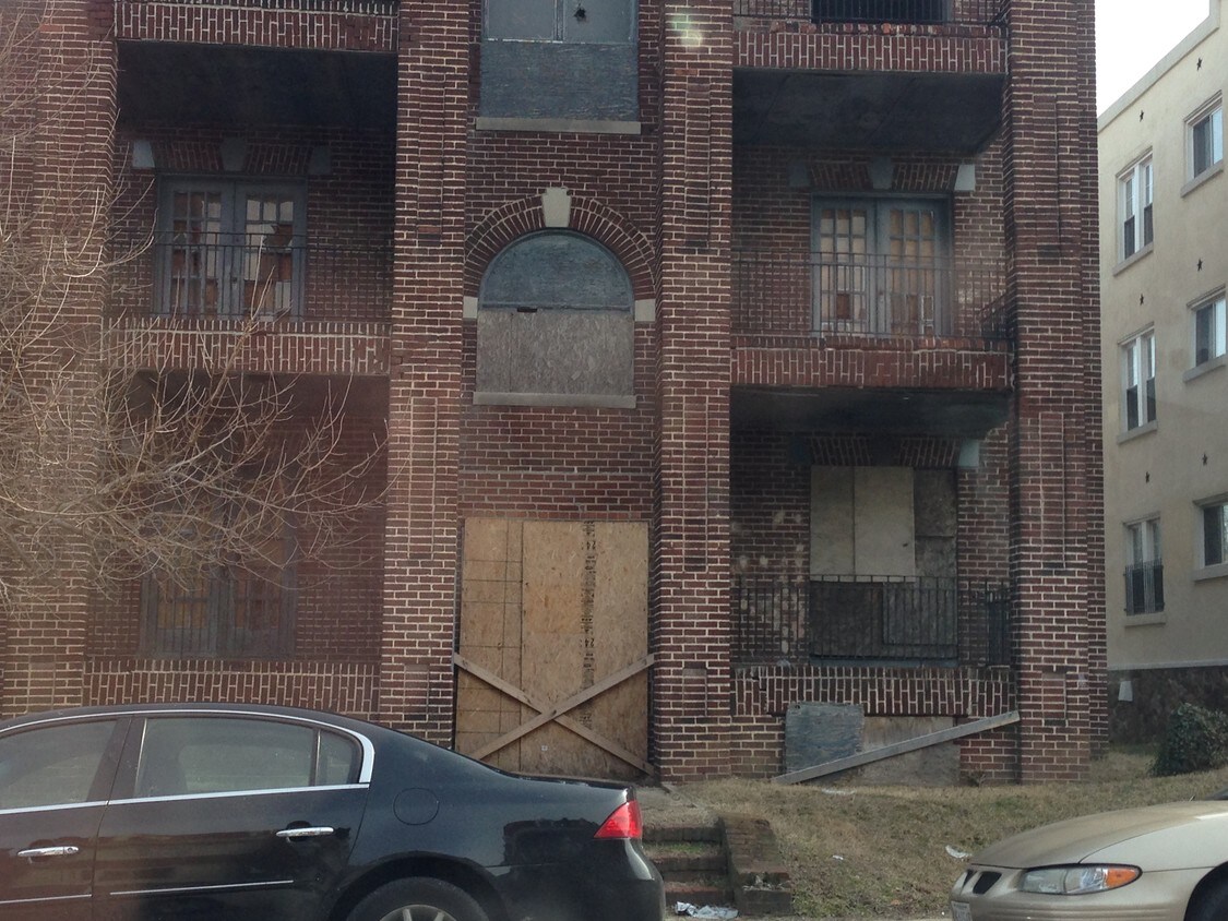 Primary Photo - 2427 Callow Ave