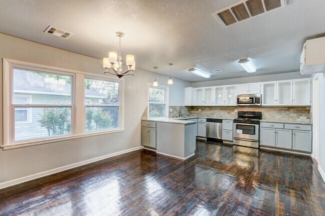 Foto del edificio - Remodeled Retreat w/ Covered Patio, Front ...