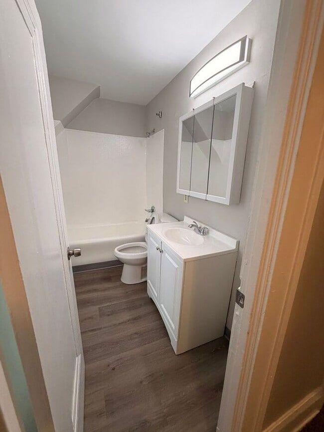 Building Photo - 9410 Birchwood Rd