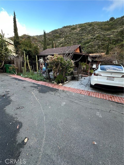 Primary Photo - 1685 Arroyo Dr