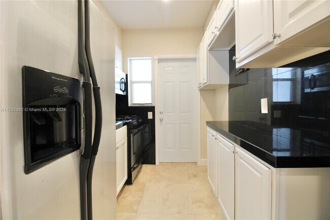 Foto del edificio - 1239 Marseille Drive Apt #2, Miami Beach, ...
