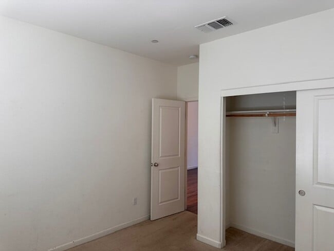 Foto del edificio - 18281 Parkside Dr