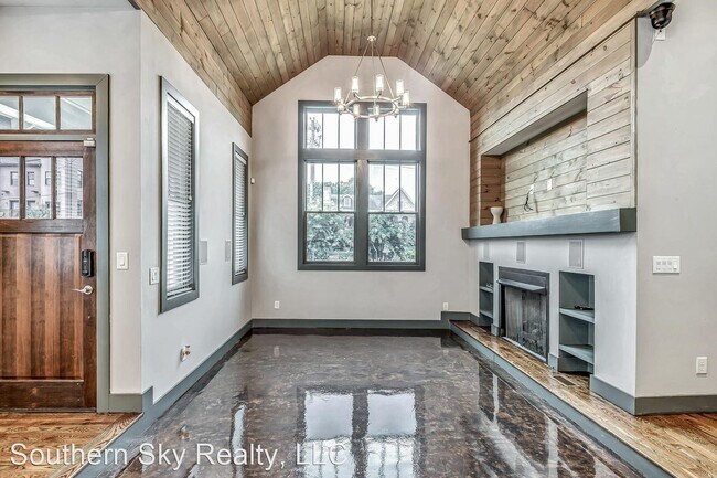 Building Photo - 3 br, 3.5 bath House - 1610 7th Ave N. Unit A