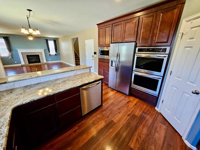 Building Photo - Stunning 4 bedroom home in Claremont Ranch!