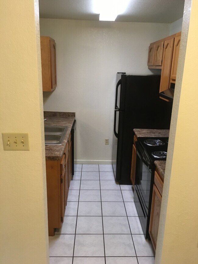 Foto del edificio - 2704 Wakefield Dr