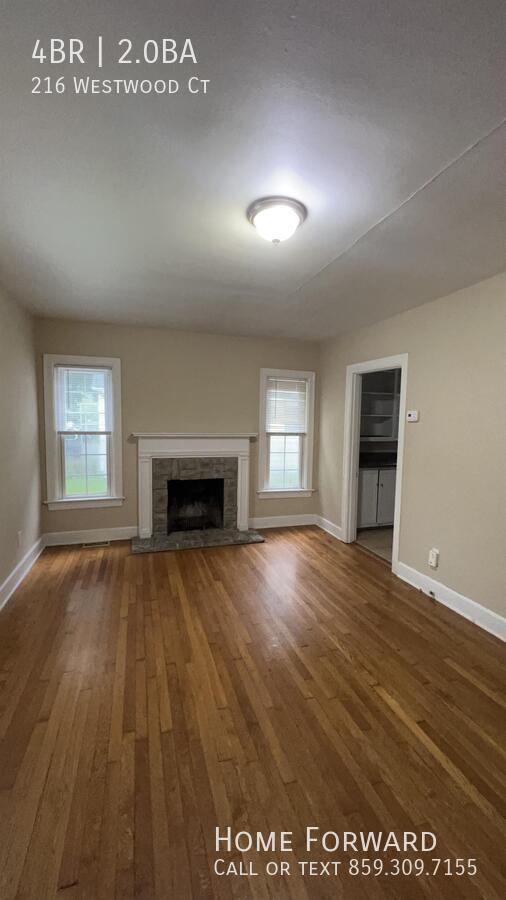 Foto del edificio - 216 Westwood Ct