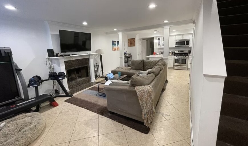 Primary Photo - 2 bedroom in Chicago IL 60642