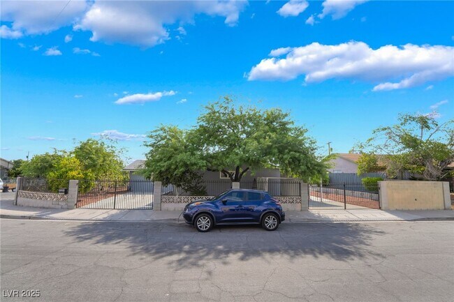 Foto del edificio - 3209 Kings Way