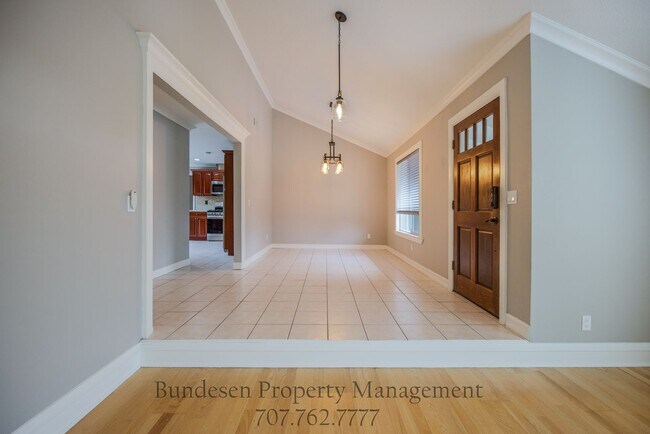 Foto del edificio - 746 Bonnie Ave