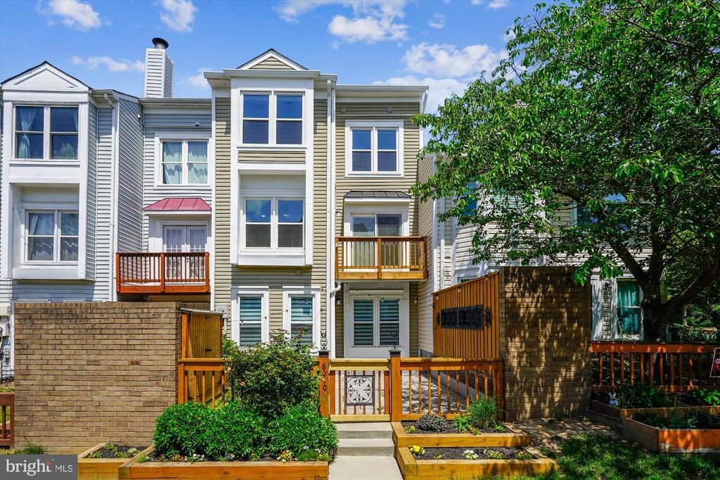 Primary Photo - 6010 Sunset Ridge Ct
