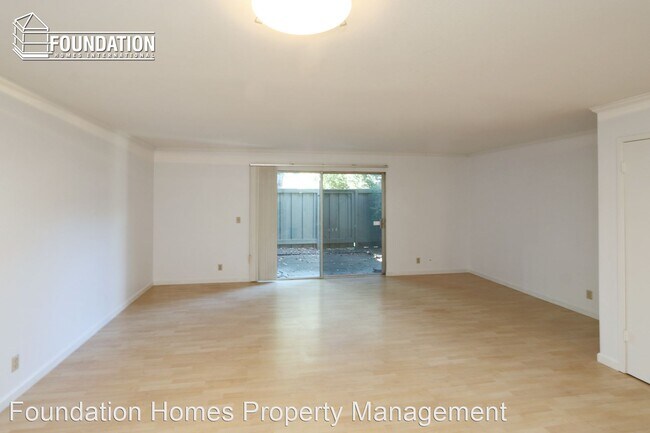 Building Photo - 1251 Redwood Blvd
