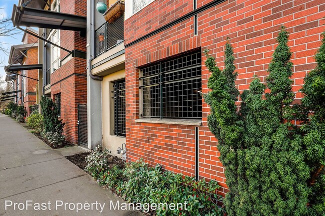 Foto del edificio - 2 br, 2.5 bath House - 1114 NE Schuyler St