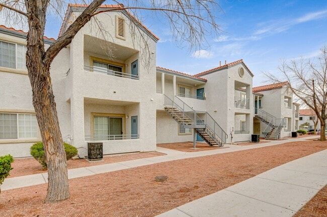 Building Photo - Beautiful 2 Bedroom 2 Full Bath Condo