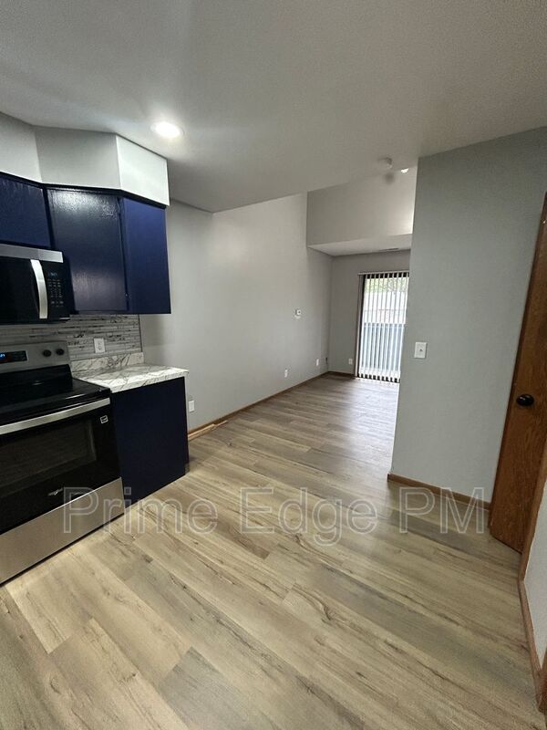 Foto del edificio - 1701 Ridgehaven Ct