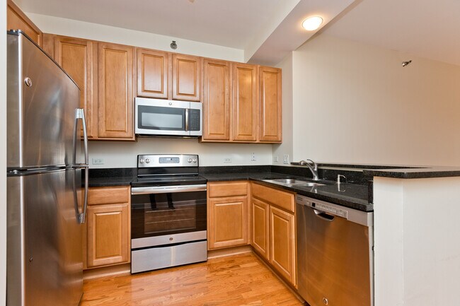 Photo - 1322 S Prairie Ave Apartment