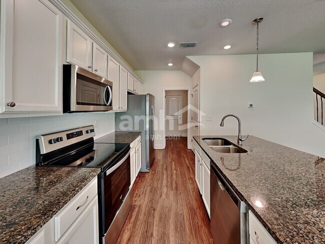 Foto del edificio - 8577 Highfield Ave