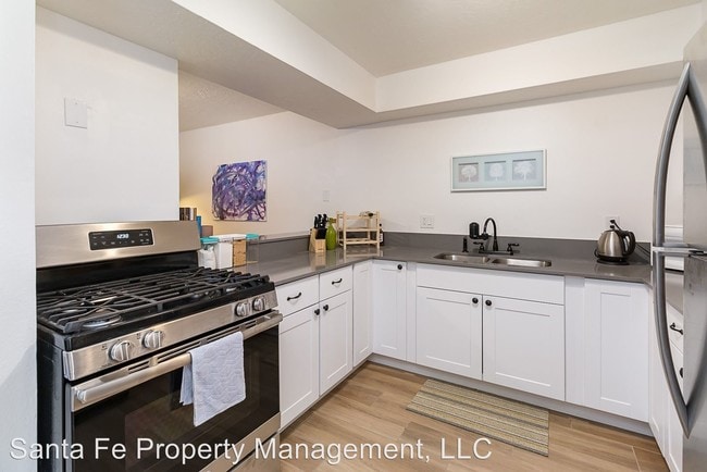 Building Photo - 1304 Rufina Ln