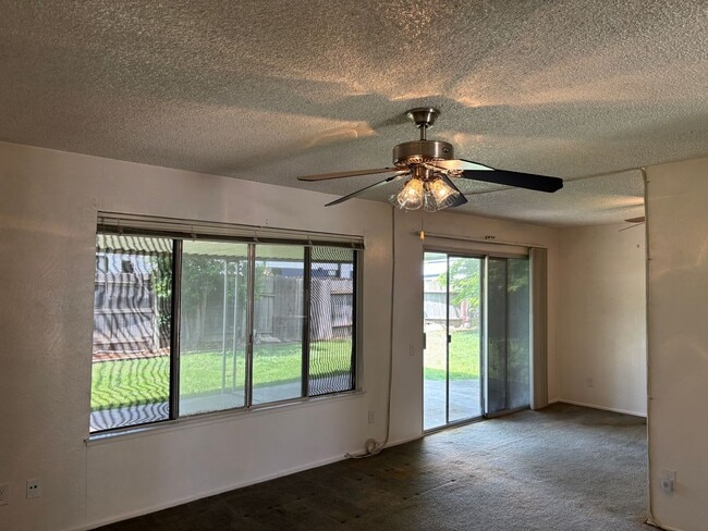 Building Photo - Cozy Cul-De-Sac Home
