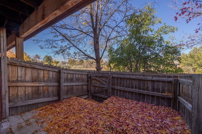 Building Photo - "Discover Comfort and Style: Spacious 2-Be...