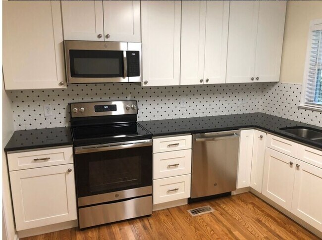 Foto del edificio - 107 Strode Cir