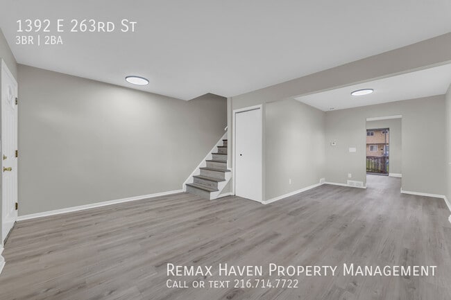 Building Photo - 1392 E 263rd St