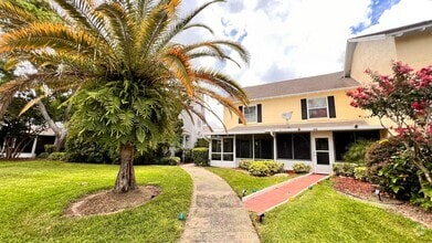 Building Photo - 1220 Villa Ln