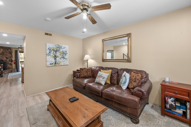 Photo of 619 Summit Blvd, Big Bear Lake, CA 92315