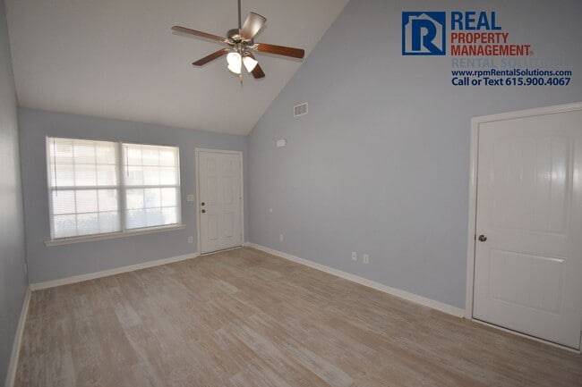 Building Photo - Wonderful 3 BR, 2.5BA Mboro townhome with ...