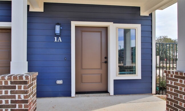 Building Photo - 14010 Longstreet Rd