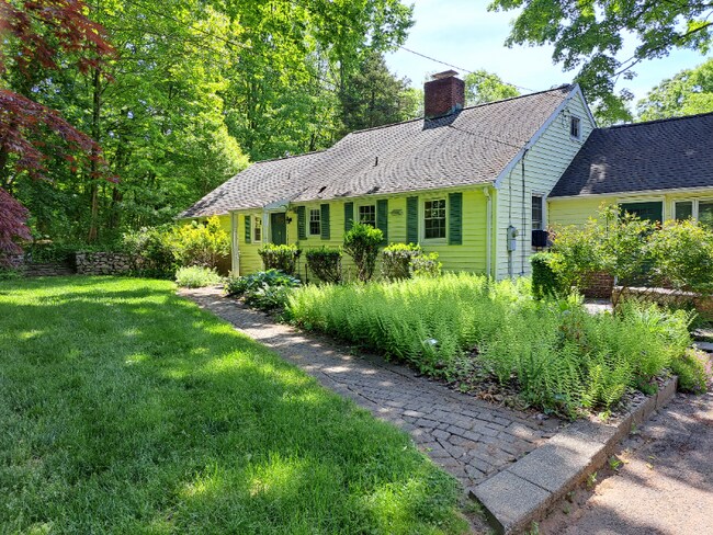 Foto del edificio - 7 Orchard Hill Rd