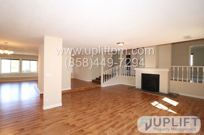 Building Photo - 4 Bedroom 2 Bathroom with Garage and Green...