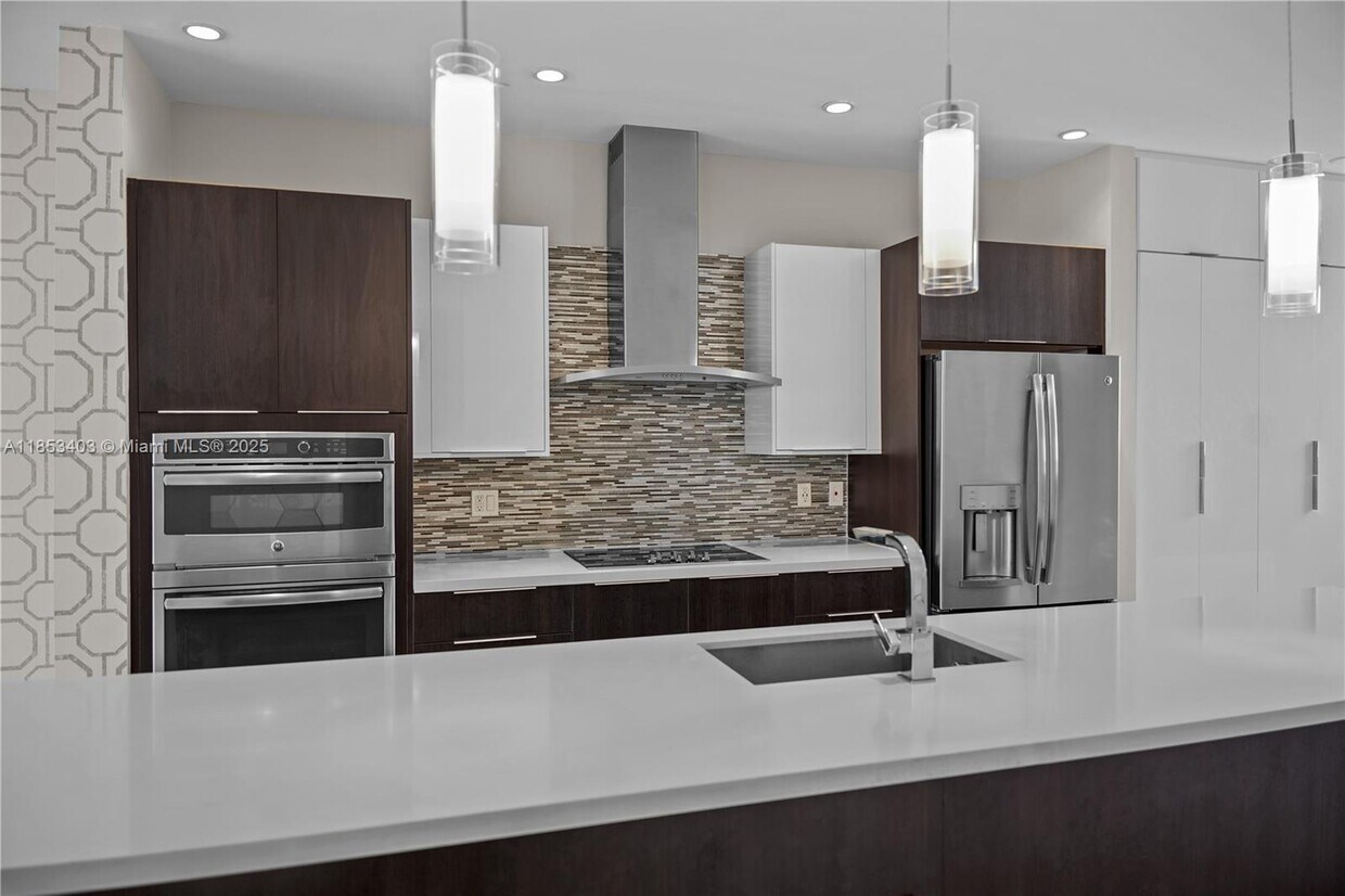 Foto principal - 10245 NW 63rd Terrace