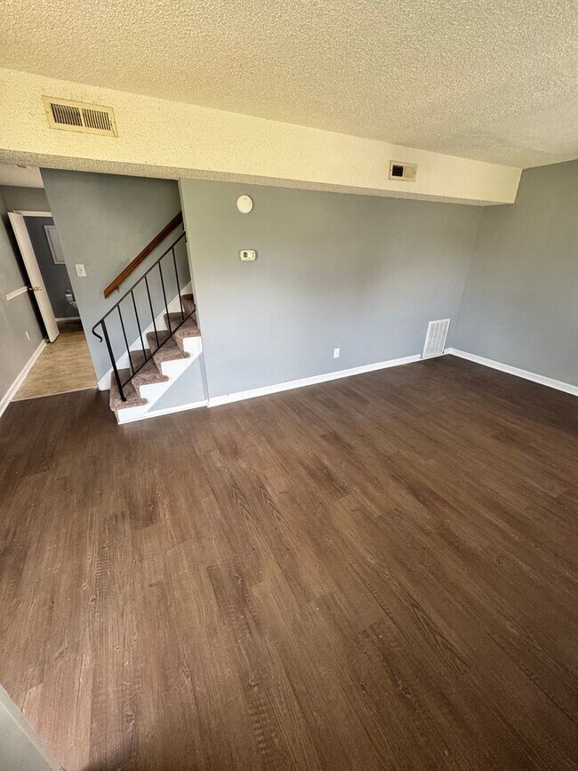 Foto del edificio - Spacious 3 Bed 1.5 Bath in Henrico