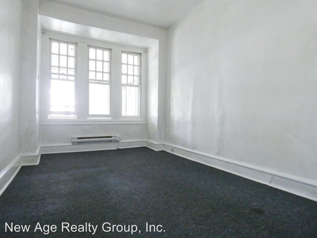 Building Photo - 4616 Walnut St