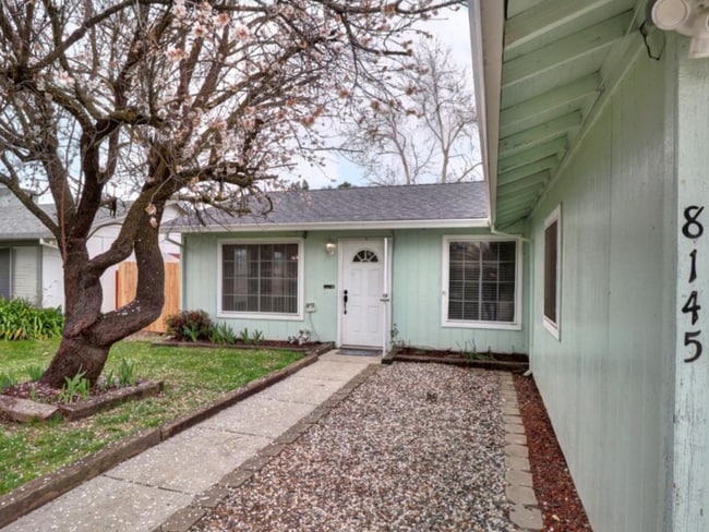 Building Photo - 8145 Lin Oak Way