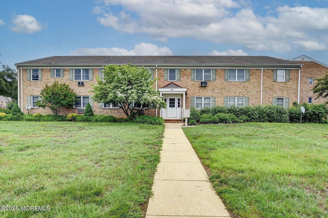 Building Photo - 43 Manchester Ct